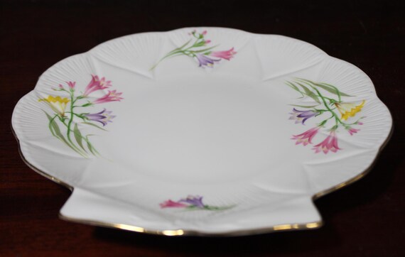 ヴィンテージ シェリー ケーキプレート：ワイルドフラワー柄、シェル型
