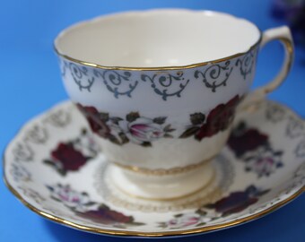 Taza de té vintage de porcelana fina Colclough / Rosas rojas, fabricada en Inglaterra