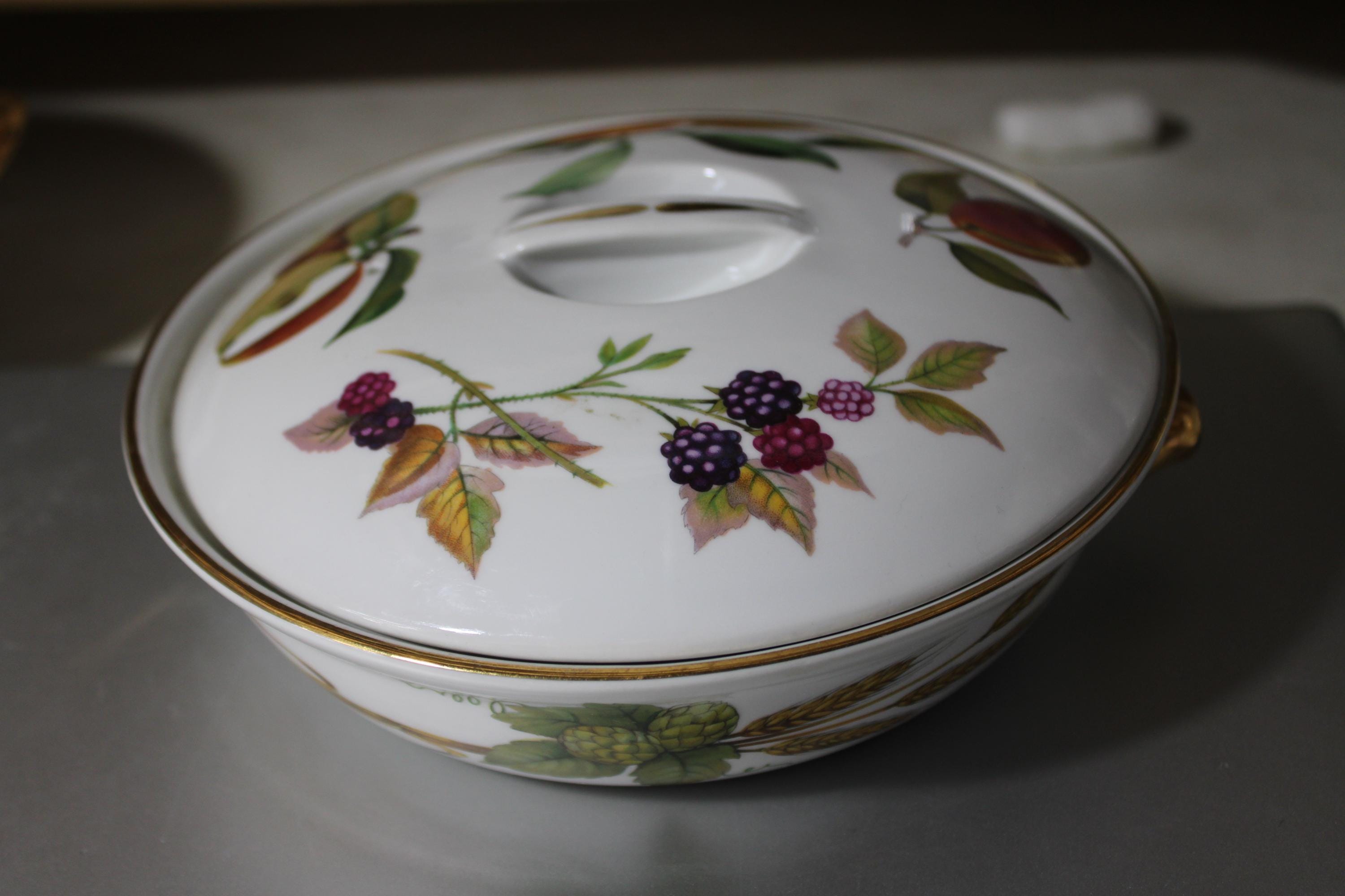 Royal Worcester Evesham Gold Casserole Bowl With Lid - Fruit Motif