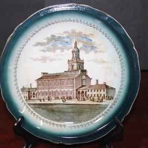 Antyczna ceramika Buffalo „Independence Hall” 7 1/2” Talerz wystawowy Wiek 100 lat, 1906 Talerz gabinetowy Buffalo Pottery