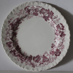 WEDGWOOD Purple &quot;Old Vine&quot; Etruria England Bread Plate