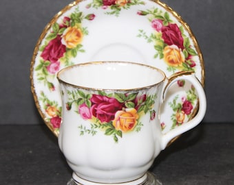 Royal Albert Old Country Roses LARGE Teacup & Saucer | Original 1962 Production I  English Teacup, Bone China Teacup