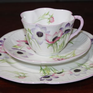 Shelley Dainty Trio  &quot;Wind Flower&quot; , Pretty Floral Pattern, English Tea Party Trio