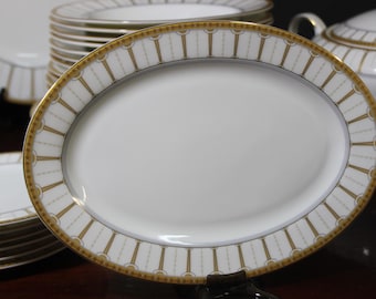 Bandeja ovalada para servir Royal Doulton "Sovereign" de 26,4 cm (10 3/8")