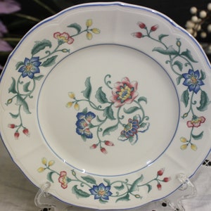 Vintage Villeroy & Boch &quot;Delia&quot; Chop Plate, Multifloral Rim and Center, Blue Trim/Verge,  New Condition