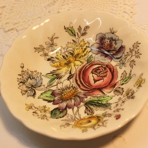 Johnson Brothers &quot;Sheraton&quot; 5-1/8&quot; Fruit , Berry Bowl : Floral Bowl, Vintage English - Discontinued 1982 - U K Production