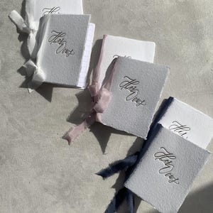 Libros de votos de boda de papel hechos a mano con cinta de seda / Juego de 2 / Folletos de votos de boda / Folleto de votos de boda con papel rayado