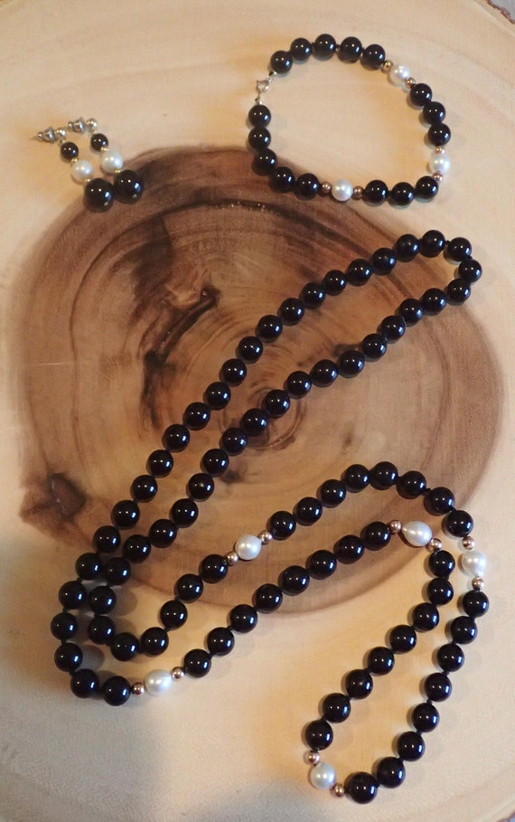Pearl & Black Glass Bead Jewelry Set