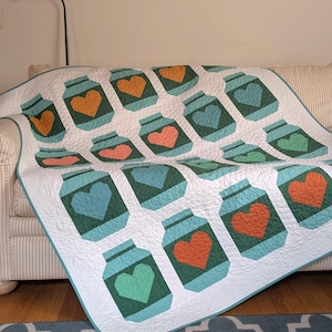 Wzór na kołdrę w słoikach Farmhouse Mason: pled i bieżnik (wzór w formacie PDF)