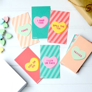Tiny Millennial Phrase Conversation Heart Funny Valentines (cartes de la taille d’un portefeuille avec mini-enveloppes) pour la Saint-Valentin