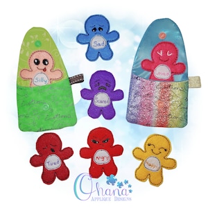Op de afbeelding: Een set van vilt gingerbread poppetjes met verschillende emoties, waaronder blij, verdrietig, boos, moe, bang, dom en geliefd. De gingerbread poppetjes zitten in een zakje met het woord "Emoties" erop.