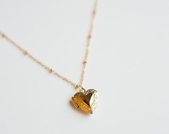 Vintage Style Heart Photo Locket Necklace, Heart Keepsake Photo Locket Necklace, Heart Locket Pendant Necklace, Heart Locket Photo Necklace