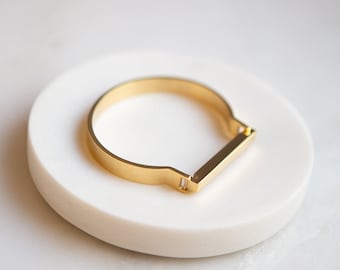 Minimalist Gold Horseshoe Bar Bracelet, Gold Equestrian Bar Bracelet, Gold Shackle Bracelet, Gold Horseshoe Bracelet, Gold D Bar Bracelet