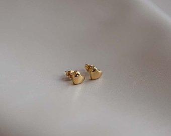 Minimalist Gold Heart Stud Earrings, Dainty Heart Studs, Heart Studs, Heart Earrings, Dainty Heart Earrings, Dainty Heart Studs, Heart Studs