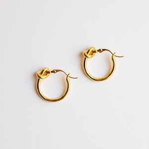 Small Gold Knot Hoop Earrings, Gold Knot Earring, Small Knot Hoop Earring, Minimalist Knot Earring, Vintage Style Earrings, Vintage Inspired