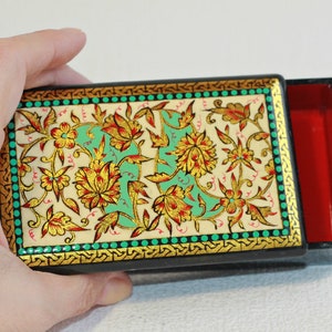 Vintage Hand-Painted Wooden Jewelry Box: Floral Vanity Decor