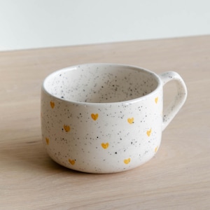 Cappuccinotasse mit gelben Herzen und Sprenkeln - handgefertigt - Steingutkeramik - Kaffeetasse