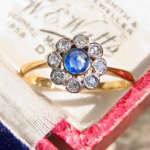 Art-deco diamanten ring met saffier: 18 kt goud en platina, vintage jaren 1920
