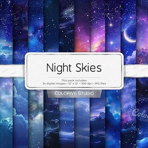 Op de afbeelding: Een verzameling digitale afbeeldingen met nachthemels in verschillende tinten blauw, paars en roze. De afbeeldingen bevatten sterren, manen en wolken. De tekst "Night Skies" staat op een wit rechthoekig label. Het pakket bevat 24 digitale afbeeldingen, elk 30,48 cm x 30,48 cm.