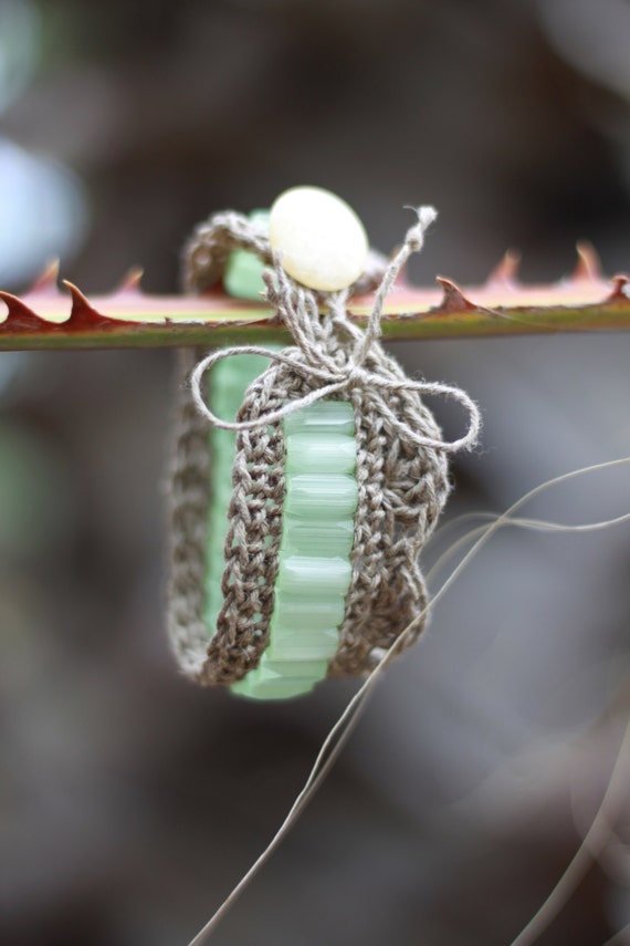 crocheted bracelet linen thread light green Czech crystal beads