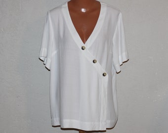 White Viscose Blouse Asymmetrical Clasp Size M/L