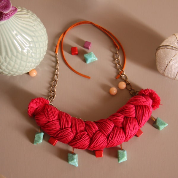 Collier tressé, collier rose framboise, collier coloré, perles, chaines, rouge, bleu, turquoise, fil coton, cuir, orange, fait main