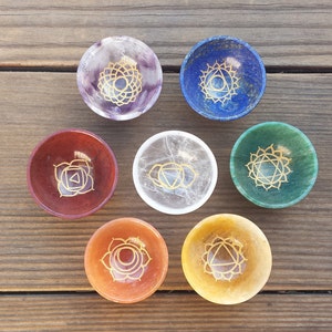 7 CHAKRA EDELSTEIN GRAVUR Hand geschnitzte Edelstein Schüssel Set