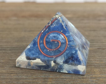 Small (25-30mm) SODALITE COIL Orgone Gemstone Pyramid Small Pyramid Orgone
