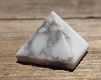 HOWLITE natural small gemstone crystal pyramid 20-22