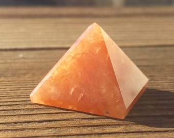 RED AVENTURINE natural Medium gemstone crystal pyramid 27-30mm