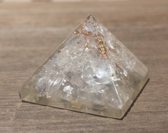 Small (25-30mm) CLEAR QUARTZ Orgone Gemstone Pyramid Small Pyramid Orgone