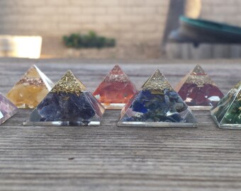 SMALL/MED (25-30mm) 7 CHAKRA Complete Orgone Gemstone Pyramid Set  Small/Med Pyramids Orgone