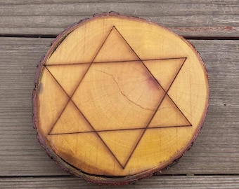 CRYSTAL GRID  Natural wood slice with 6 pointed star pattern