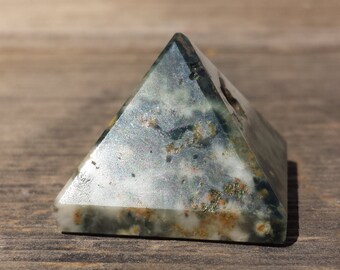 RAINFOREST RHYOLITE natural Medium gemstone crystal pyramid 27-30mm