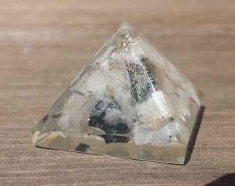 Small (25-30mm) RAINBOW MOONSTONE Orgone Gemstone Pyramid Small Pyramid Orgone
