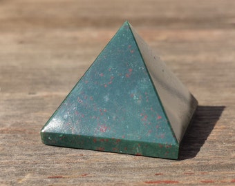 BLOODSTONE natural Medium gemstone crystal pyramid 27-30mm