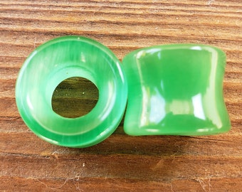Pair of GREEN CATS EYE Tunnel Plugs Gauges Body Jewelry Double Flared - Pick Size