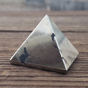 PYRITE natural Medium gemstone crystal pyramid 27-30mm
