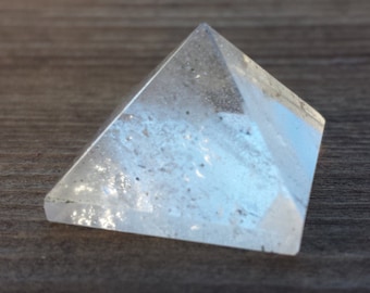 CLEAR QUARTZ natural small gemstone crystal pyramid 20-22