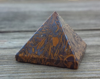 CALLIGRAPHY STONE (Miriam Stone)  natural Medium gemstone crystal pyramid 27-30mm