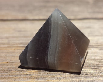 FLUORITE natural small gemstone crystal pyramid 20-22