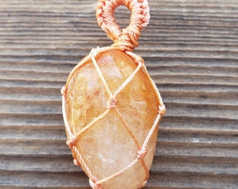 GOLDEN QUARTZ Netted (Macrame) Tumbled Stone Pendant Stone Natural Gemstone