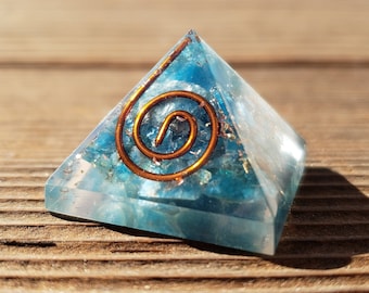 Small (25-30mm) APATITE COIL Orgone Gemstone Pyramid Small Pyramid Orgone