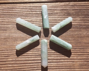NATURAL GREEN AVENTURINE Single Terminated Gemstone Crystal Pencil Point (One)