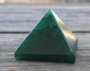 JADE natural Medium gemstone crystal pyramid 27-30mm