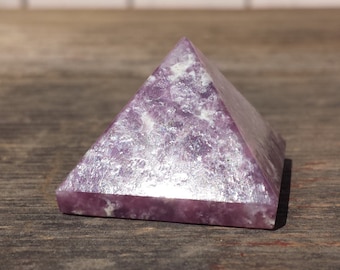LEPIDOLITE natural Medium gemstone crystal pyramid 27-30mm