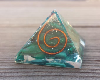 Small (25-30mm) MALACHITE COIL Orgone Gemstone Pyramid Small Pyramid Orgone