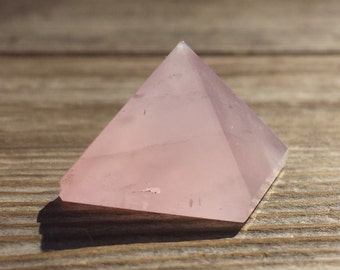 ROSE QUARTZ natural small gemstone crystal pyramid 20-22