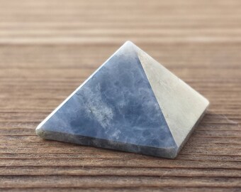 IOLITE natural small gemstone crystal pyramid 20-22
