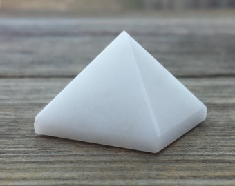 WHITE AGATE natural Medium gemstone crystal pyramid 27-30mm